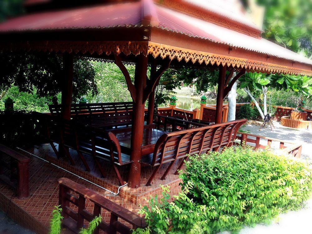 Jaroenrat Resort Samut Songkhram Eksteriør billede