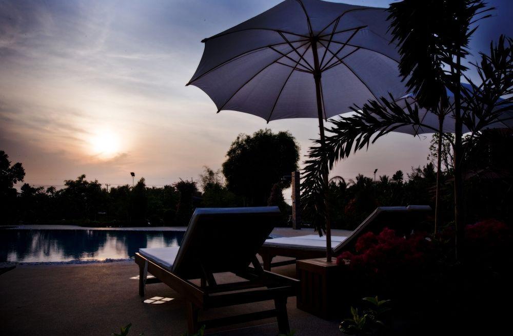 Jaroenrat Resort Samut Songkhram Eksteriør billede
