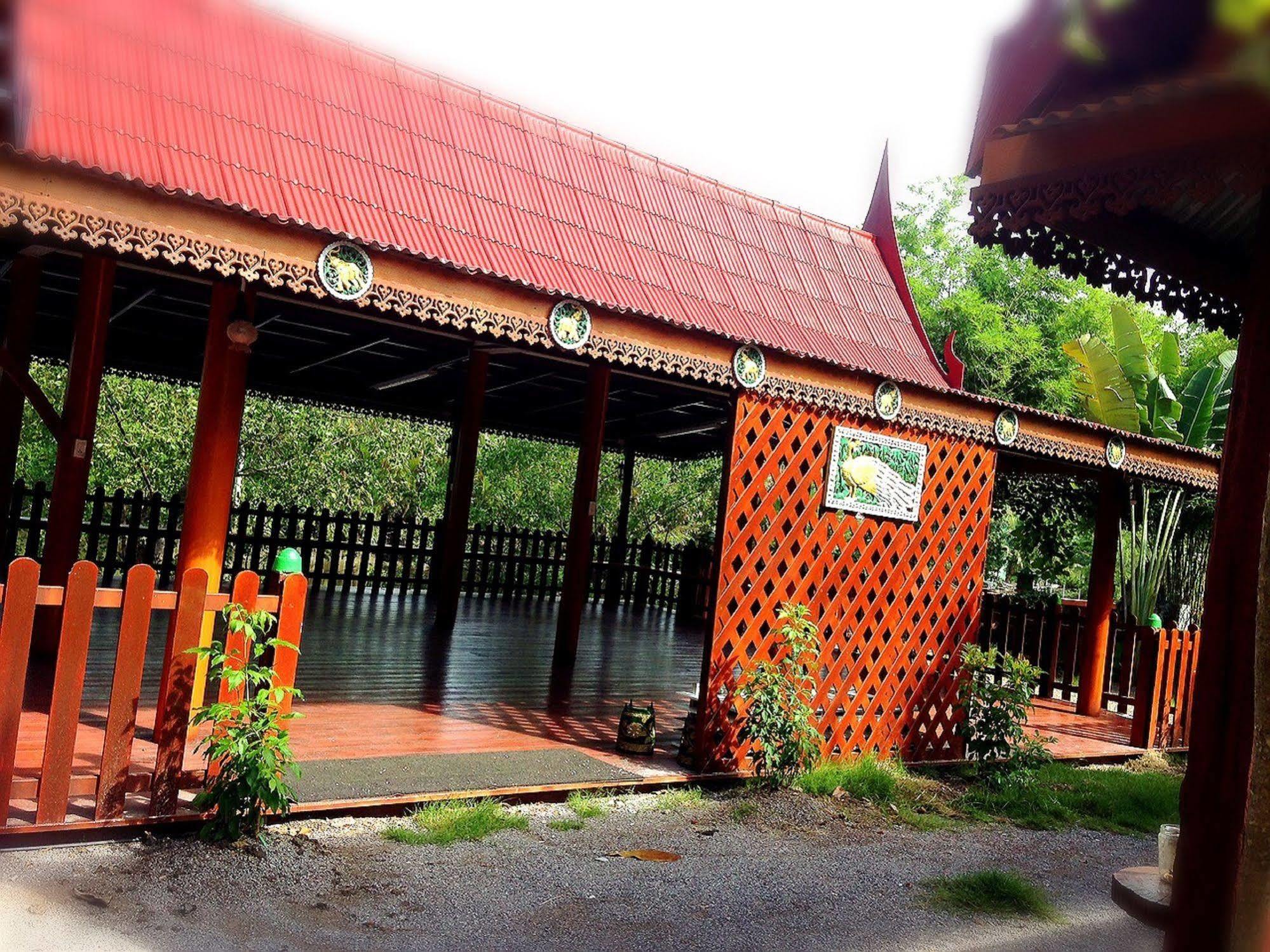 Jaroenrat Resort Samut Songkhram Eksteriør billede
