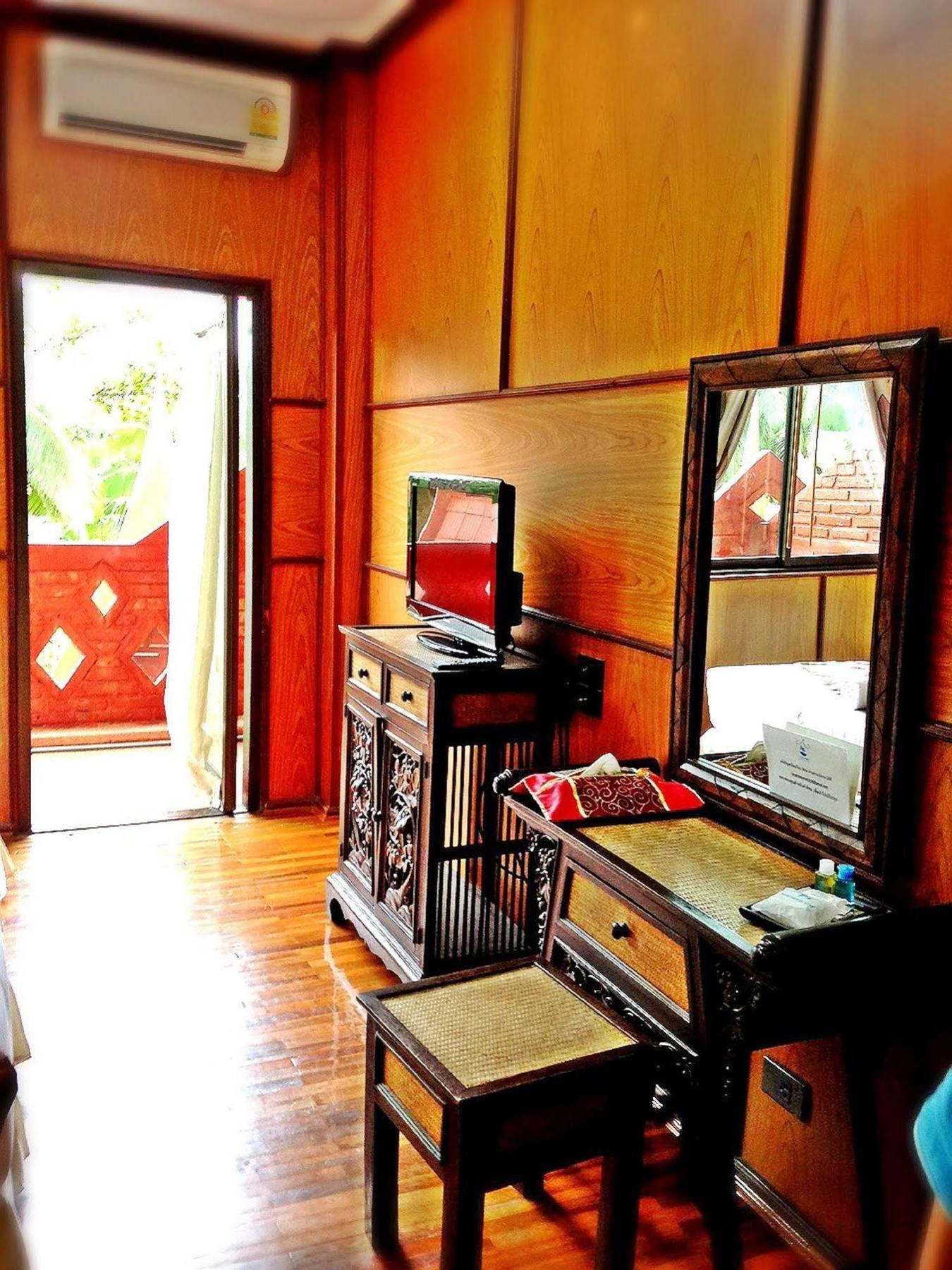 Jaroenrat Resort Samut Songkhram Eksteriør billede